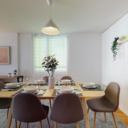 Superbe Modern Apartment In City Center ラショー・ド・フォン エクステリア 写真