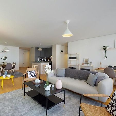 Superbe Modern Apartment In City Center ラショー・ド・フォン エクステリア 写真